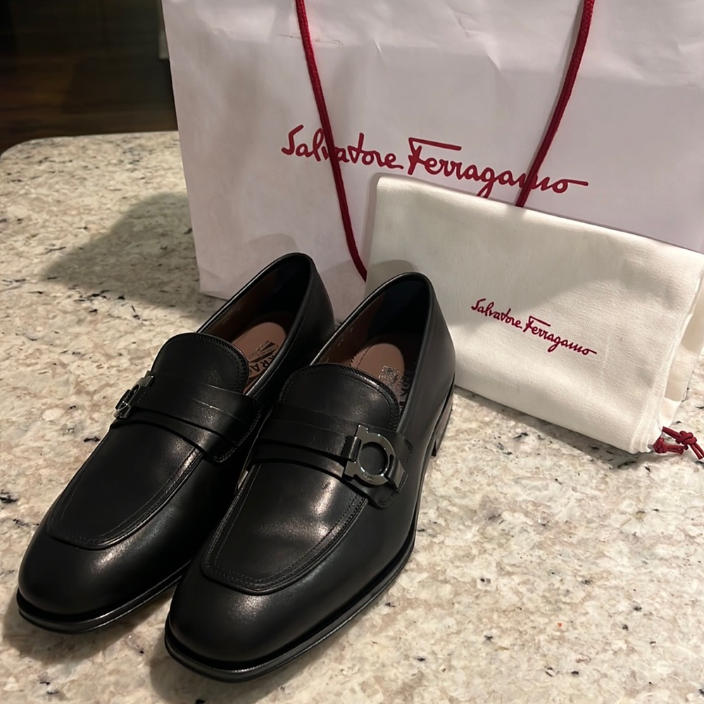 Salvatore Ferragamo Men’s Perth Vitello Men’s Shoe. NWT never worn. Size 8.5